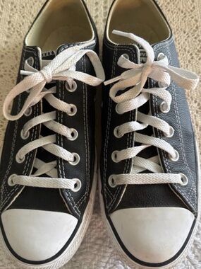 Classic Black Low-Top Sneakers with White Laces